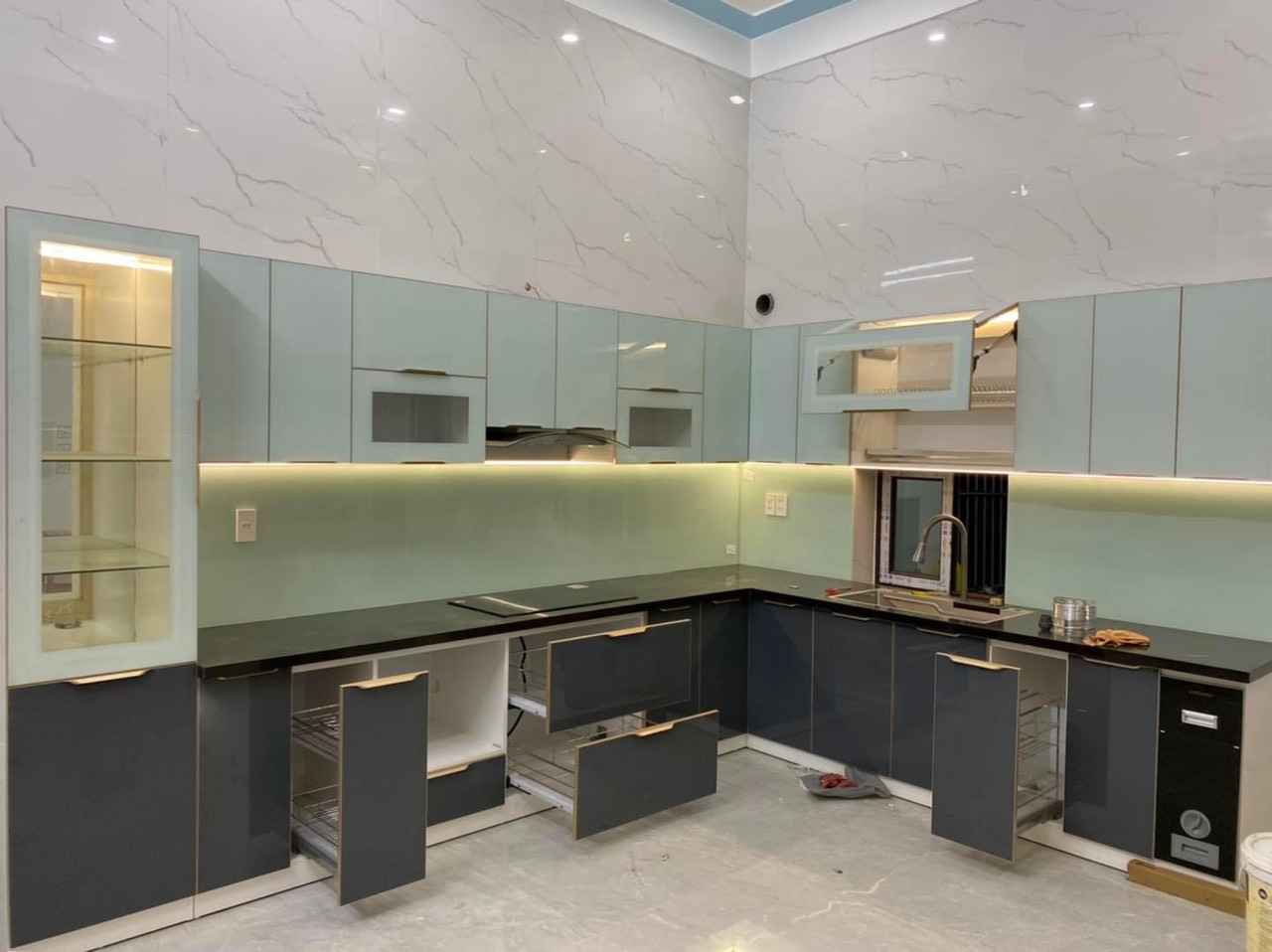 Tủ bếp inox cánh kính Tủ bếp inox cánh kính