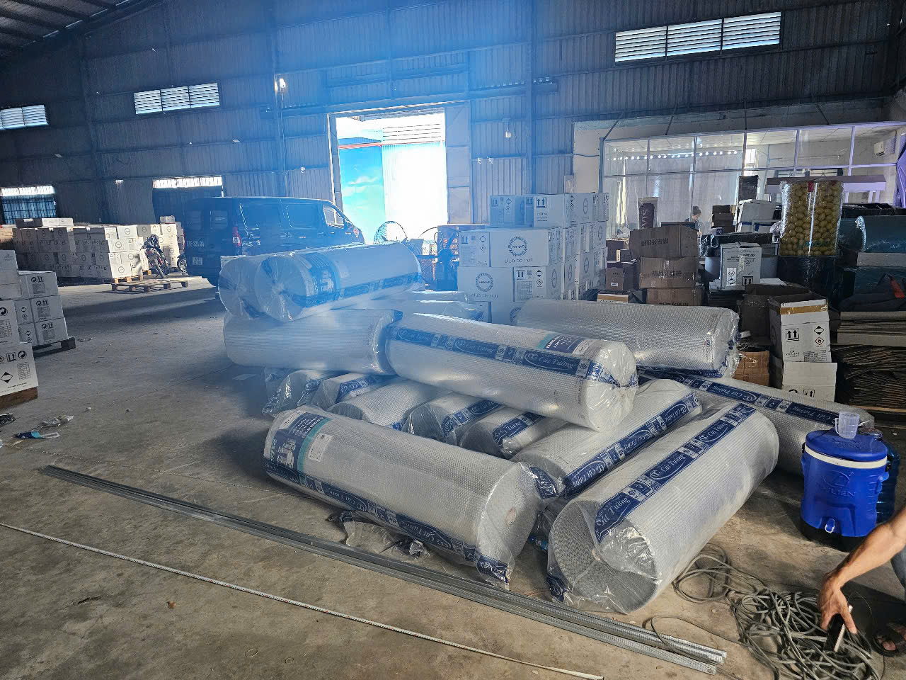 Giá thi công cách nhiệt mái tôn nhà xưởng Giá thi công cách nhiệt mái tôn nhà xưởng