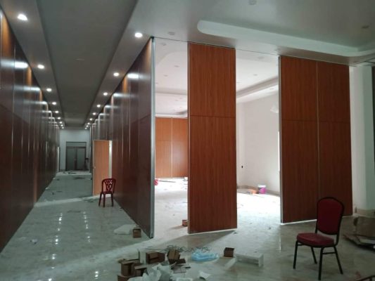 Giá Thi Công Tấm Ốp Nhựa Nano